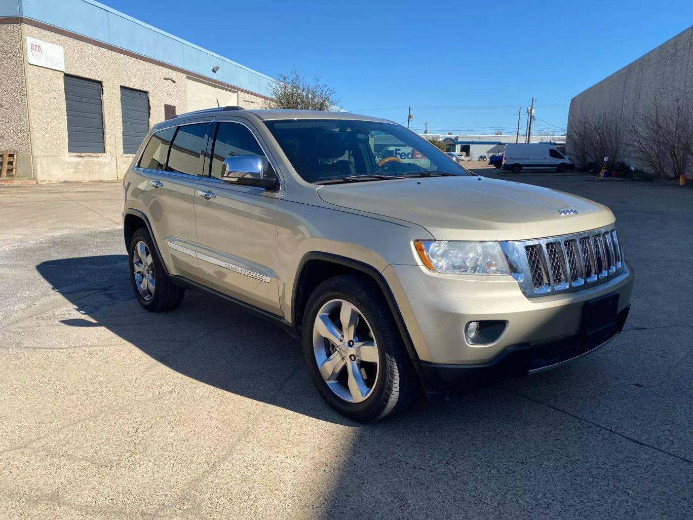 JEEP GRAND CHEROKEE 2012 1C4RJFCT3CC123517 image